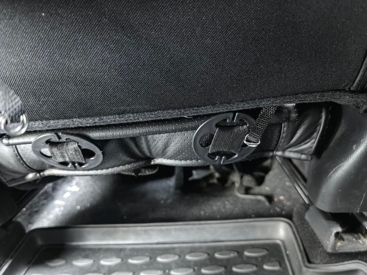 снимок Подушка автомобильная на сиденье "АВТО-БИО" черная 50*45 с креплением от магазина BIO-TEXTILES ОПТ