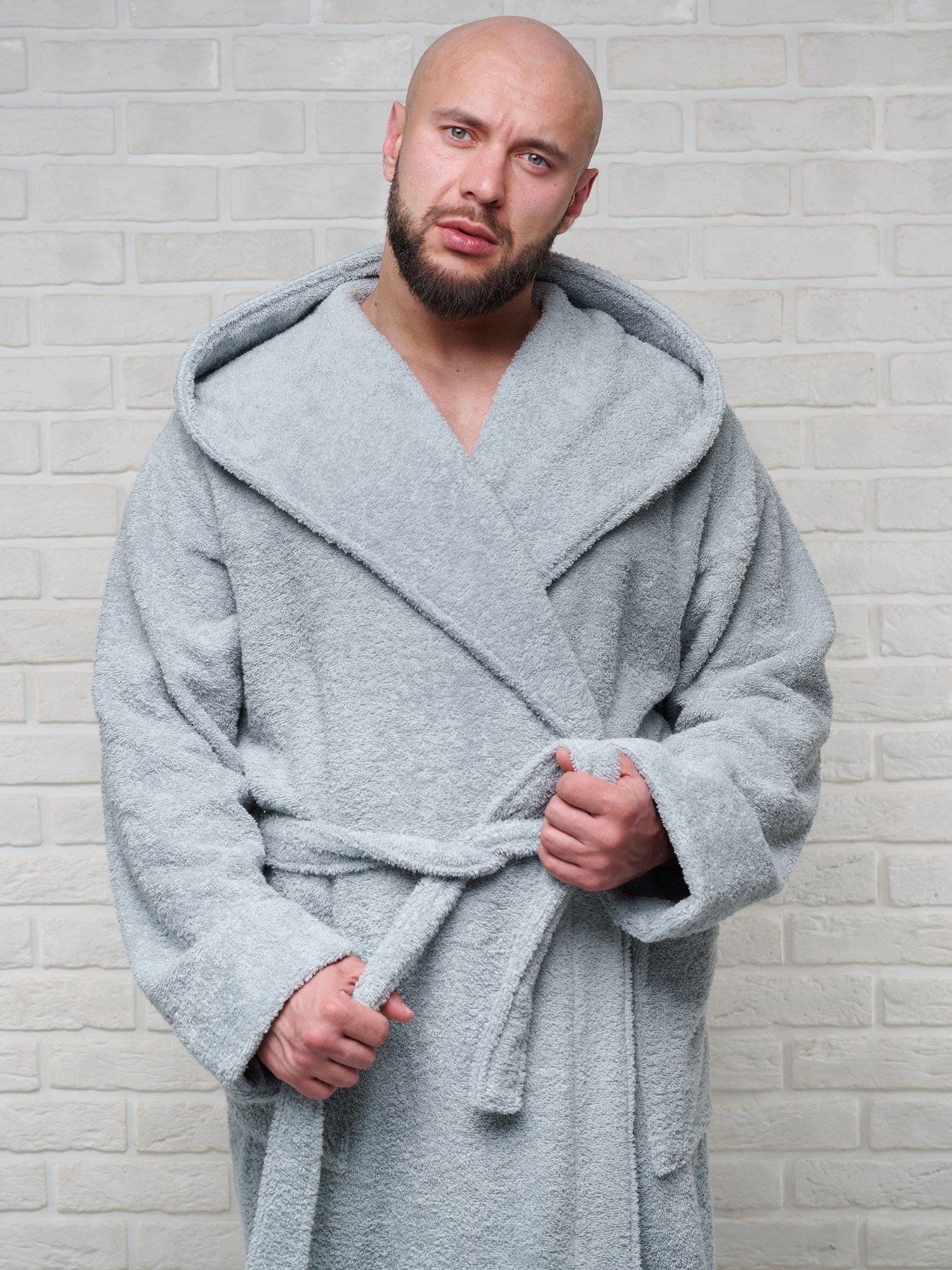 снимок Халат мужской махровый PandaHug с капюшоном, светло-серый от магазина BIO-TEXTILES ОПТ