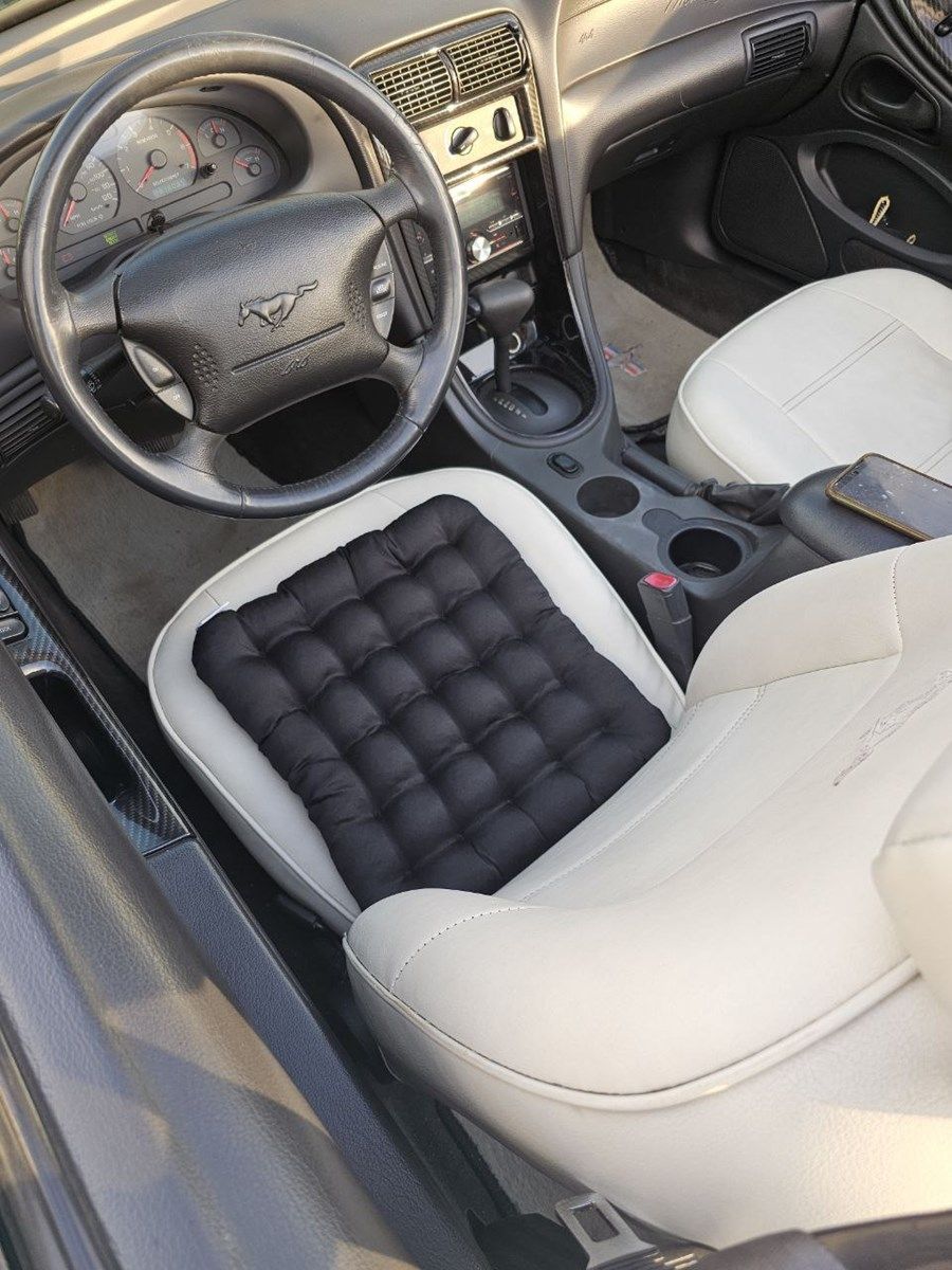 снимок Подушка автомобильная на сиденье "АВТО-БИО" черная 40*40 от магазина BIO-TEXTILES ОПТ