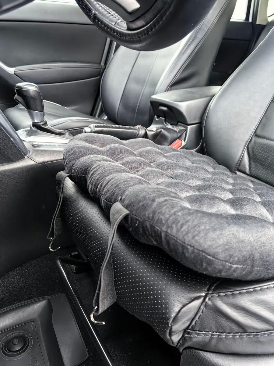 снимок Подушка автомобильная на сиденье "АВТО-БИО" черная 50*45 с креплением от магазина BIO-TEXTILES ОПТ